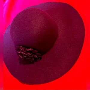 Beautiful hat, excellent condition